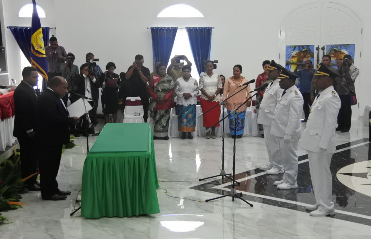 Lantik Kada Dogiyai, Gubernur Pesan Hindari Defisit Anggaran